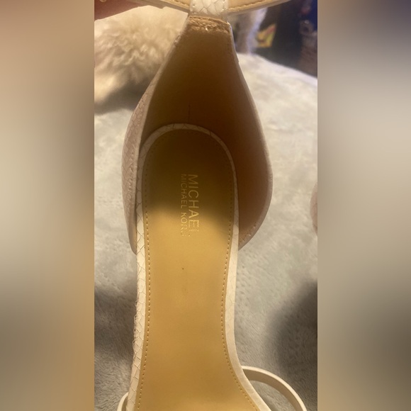 NEW MICHAEL KORS Mid Sandal White - Picture 4 of 10